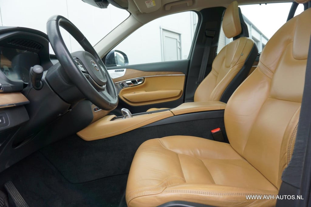 Volvo XC90 2.0 t8 twin engine awd momentum