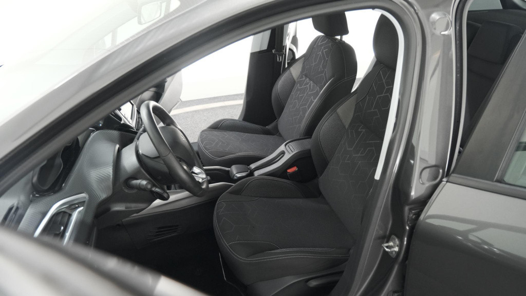 Peugeot 2008 puretech 82 signature | camera | apple carplay | parkeersensor