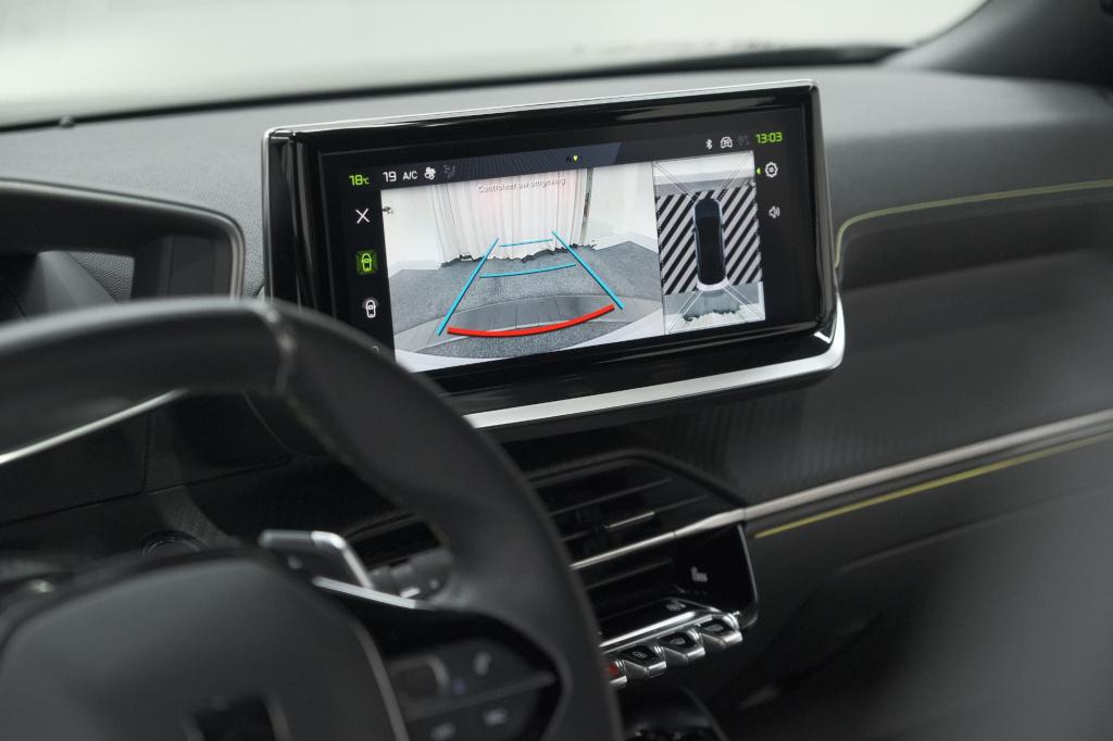 Peugeot 2008 puretech 130 eat8 gt | 360 camera | stoelmassage | adaptieve c