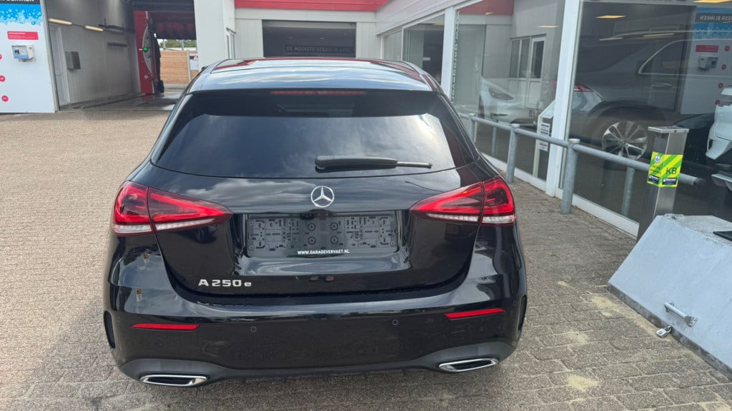 Mercedes-Benz A-Klasse 250 e business solution amg limited