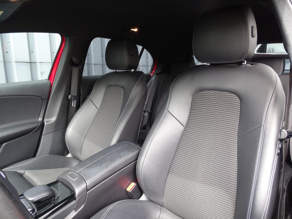 Mercedes-Benz A-Klasse 200 business solution plus upgrade | camera | led | 