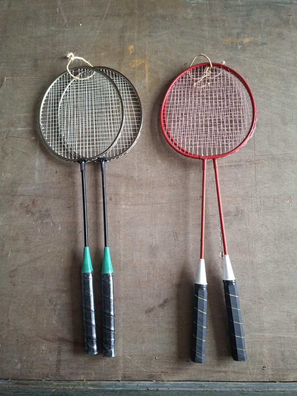 Te koop 2 sets tennisrackets