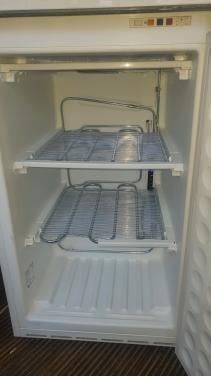 TE KOOP TAFELMODEL DIEPVRIES VAN HET MERK BOSCH