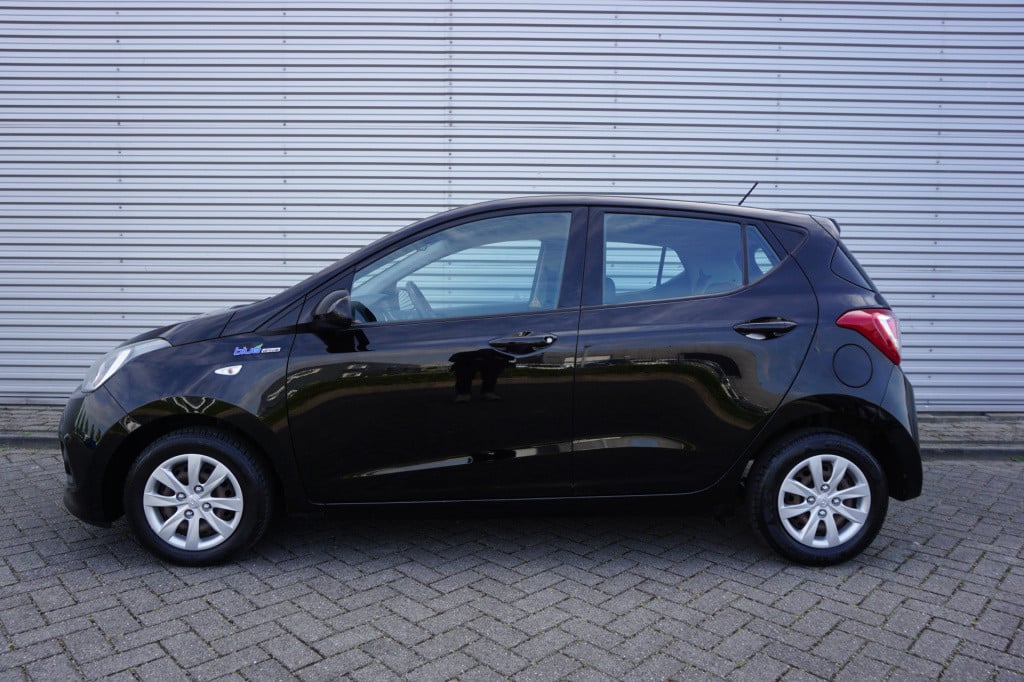 Hyundai I 10 1.0i i-motion comfort 1e eigenaar / airco / elektr. ramen / na