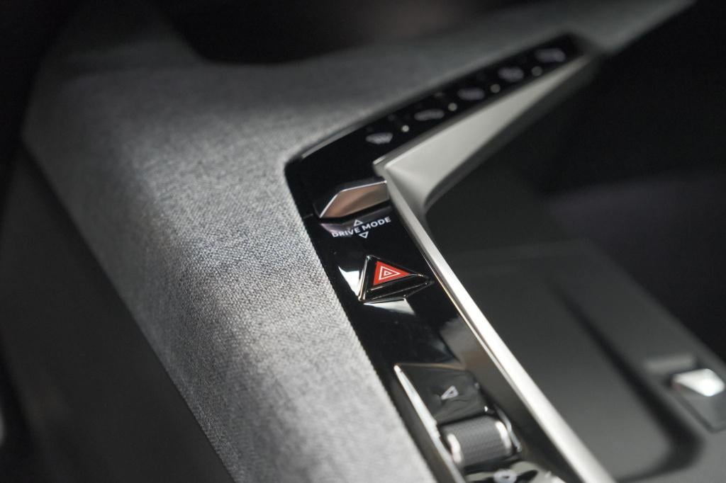 Peugeot E-3008 gt 210 73 kwh | schuif-/kanteldak | 360 vision & drive assis