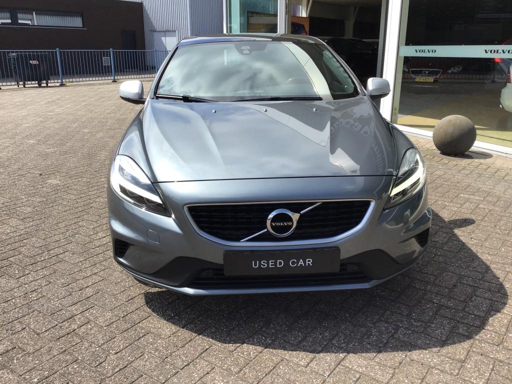 Volvo V40 t3 153pk aut6 polar+ sport| panodak| camera| trekhgaak| h&k soun