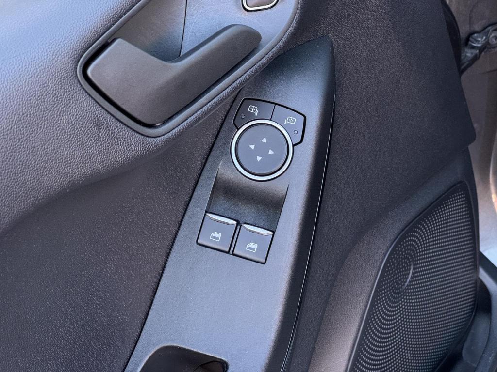 Ford Fiesta 1.0 ecoboost connected nl-auto, groot navischerm!