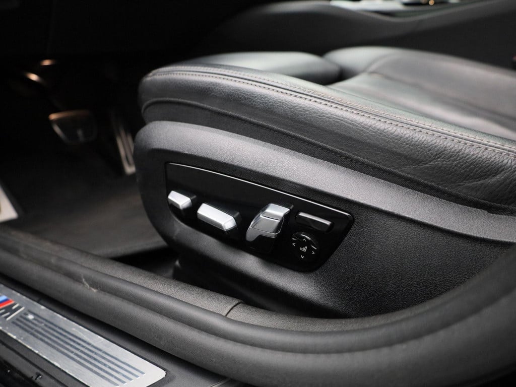 BMW 5 Serie 520e business edition plus | m-sport | automaat | schuifdak | t