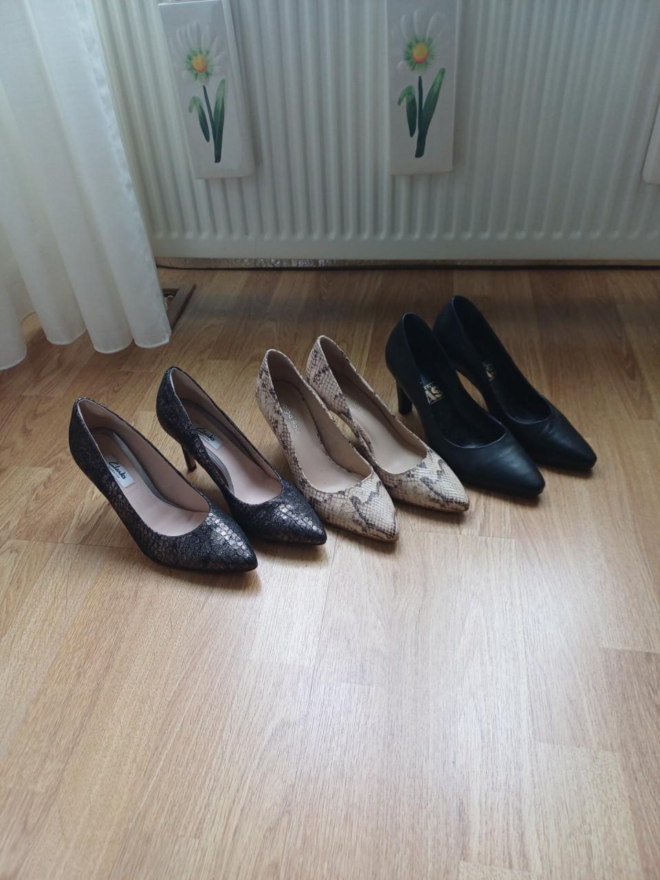 Gratis Gratis 3 paar schoenen maat 39 toppie !!!