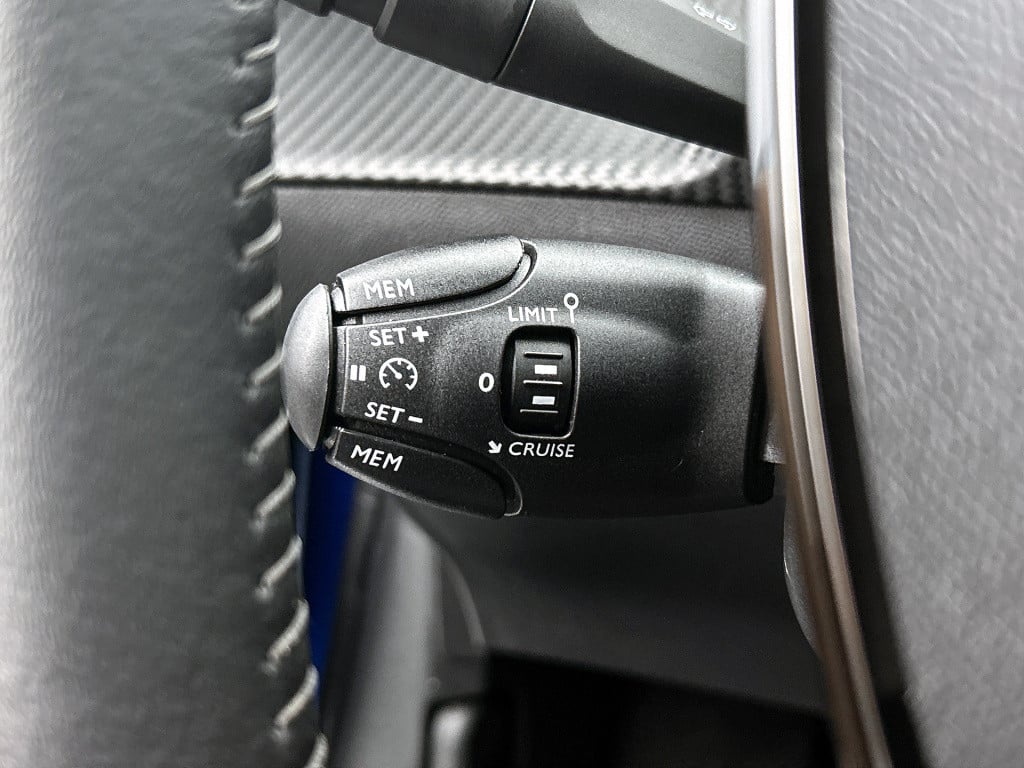 Peugeot 208 100pk allure | rijklaar | camera | icockpit | navigatie |