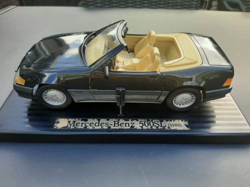 Mercedes benz 500sl schaal 1-18