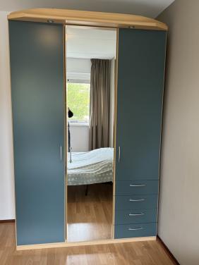 Te koop kleding kast