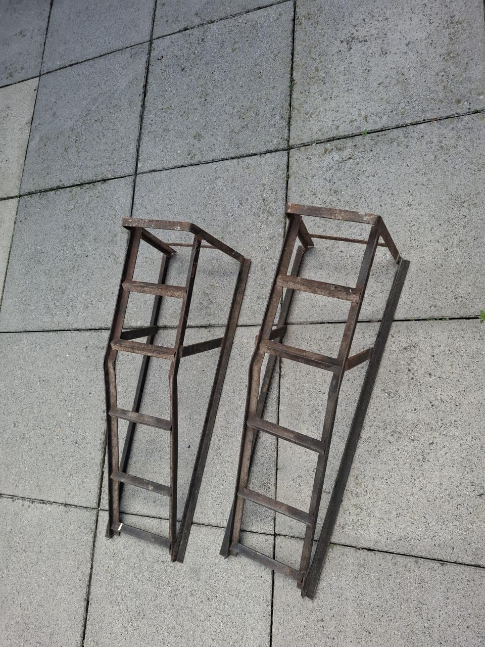 Set van twee stevige oprijbokken,