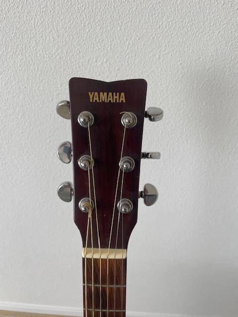 Yamaha Fg 30 LTD red label gitaar