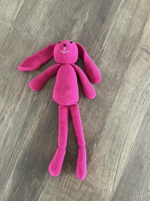 Nieuw: GEHAAKTE Knuffel konijnen - 1x roze + 1x blauw