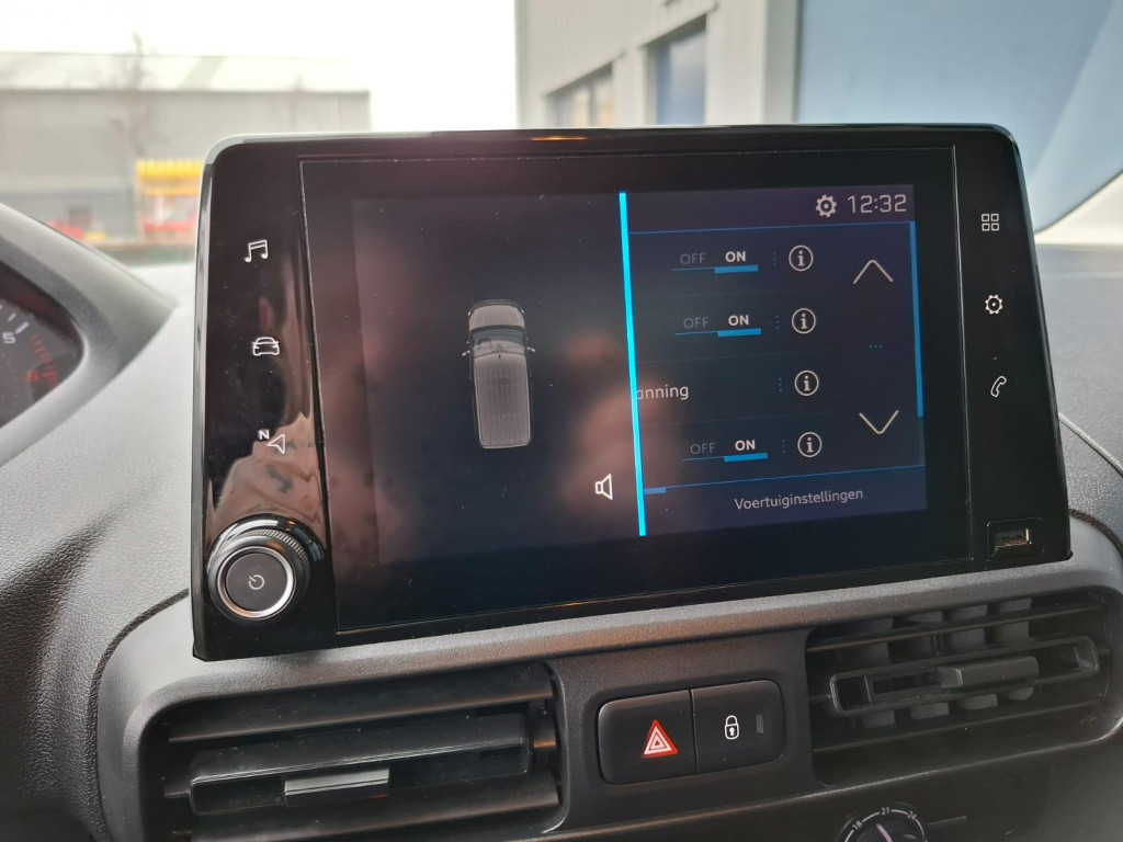 Peugeot Partner 1.5 bluehdi premium airco / cruise controle / navi / 105 pk