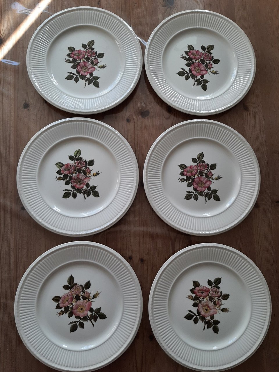 WEDGWOOD , BRIAR ROSE - 6  GEBAKBORDJES - DIA 16 CM