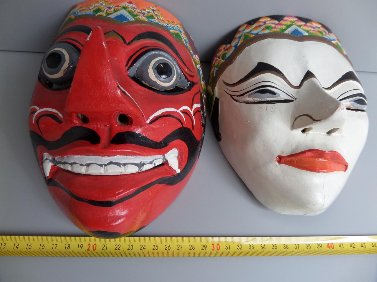 Maskers uit Indonesië Javaans topeng masker twee stuks Een prijs