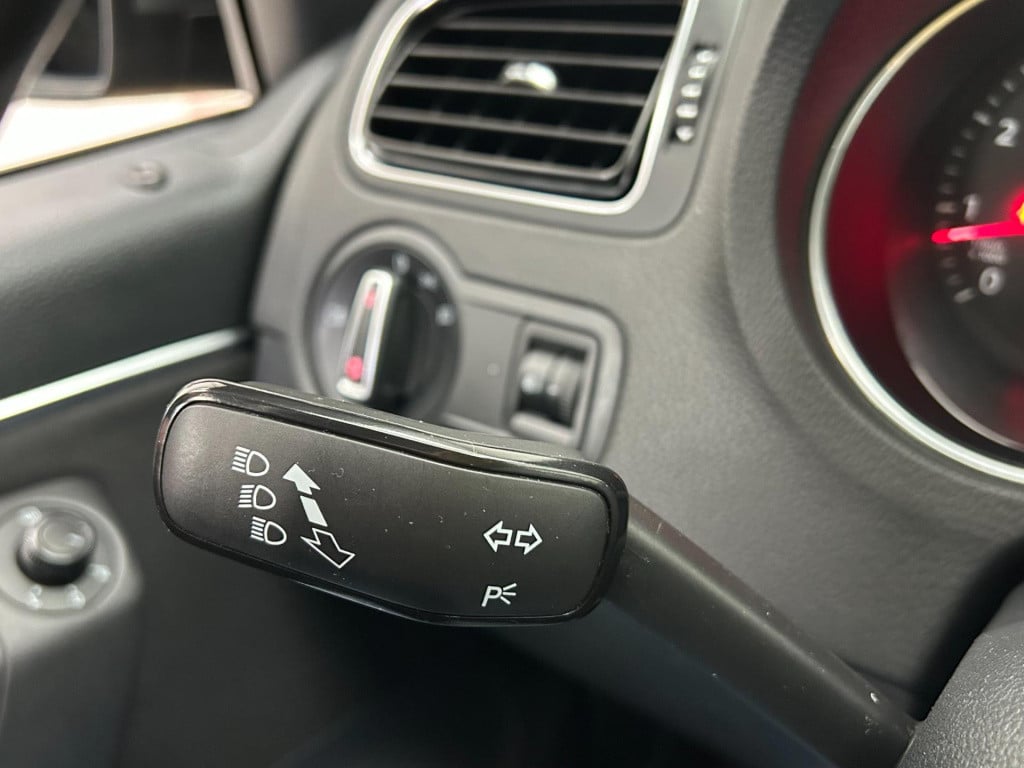 Volkswagen Polo occasion 1.2 tsi highline met airco en leuke velgen | tweed