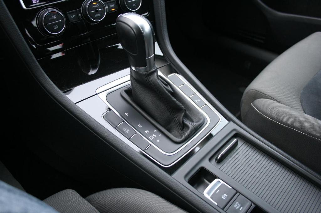 Volkswagen Golf 1.2 tsi highline / afn. trekhaak / navi / cruise / stoelver