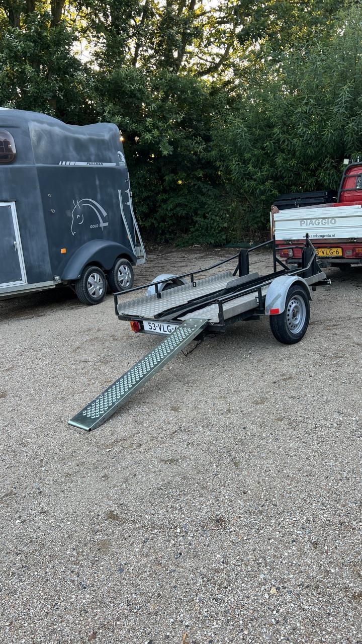 Motoraanhanger te huur