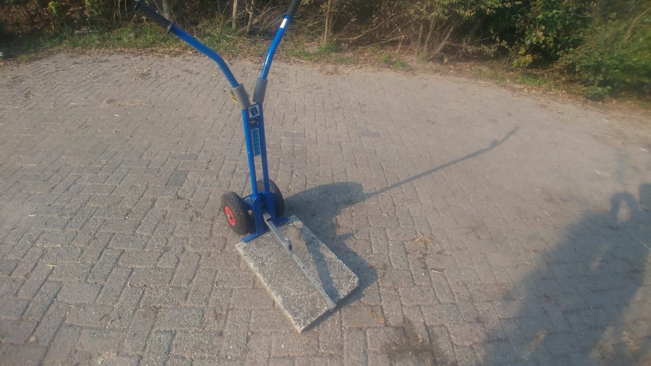 Te huur: tegeldonkey