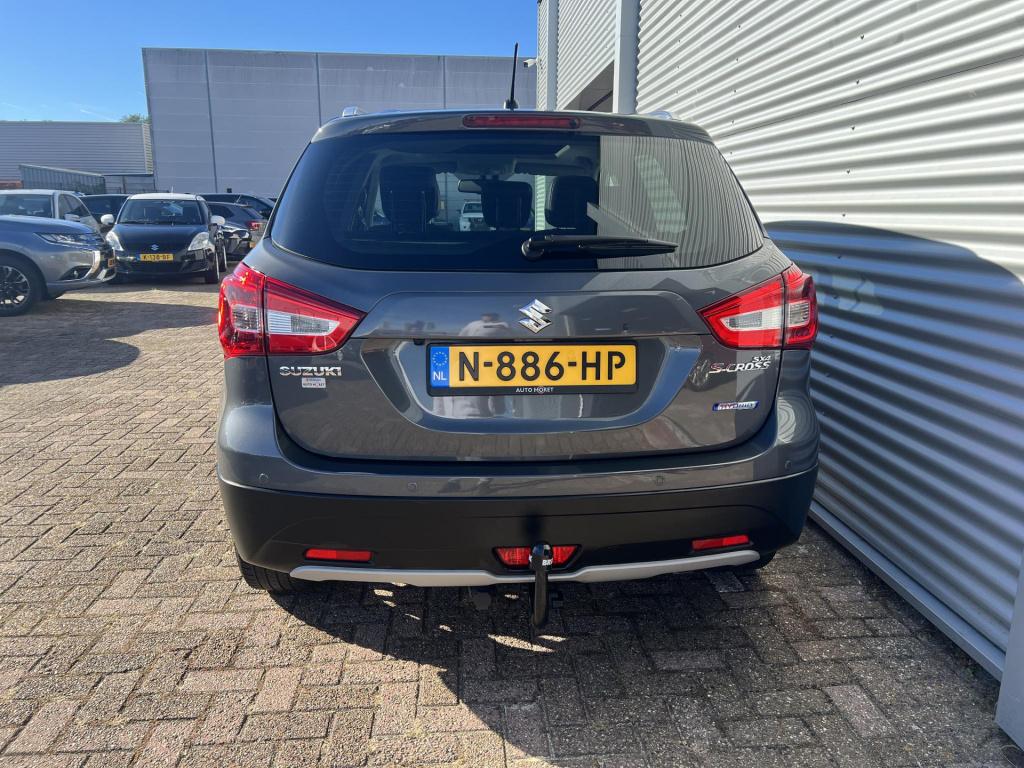 Suzuki Sx4 S-cross 1.4 boosterjet style smart hybrid