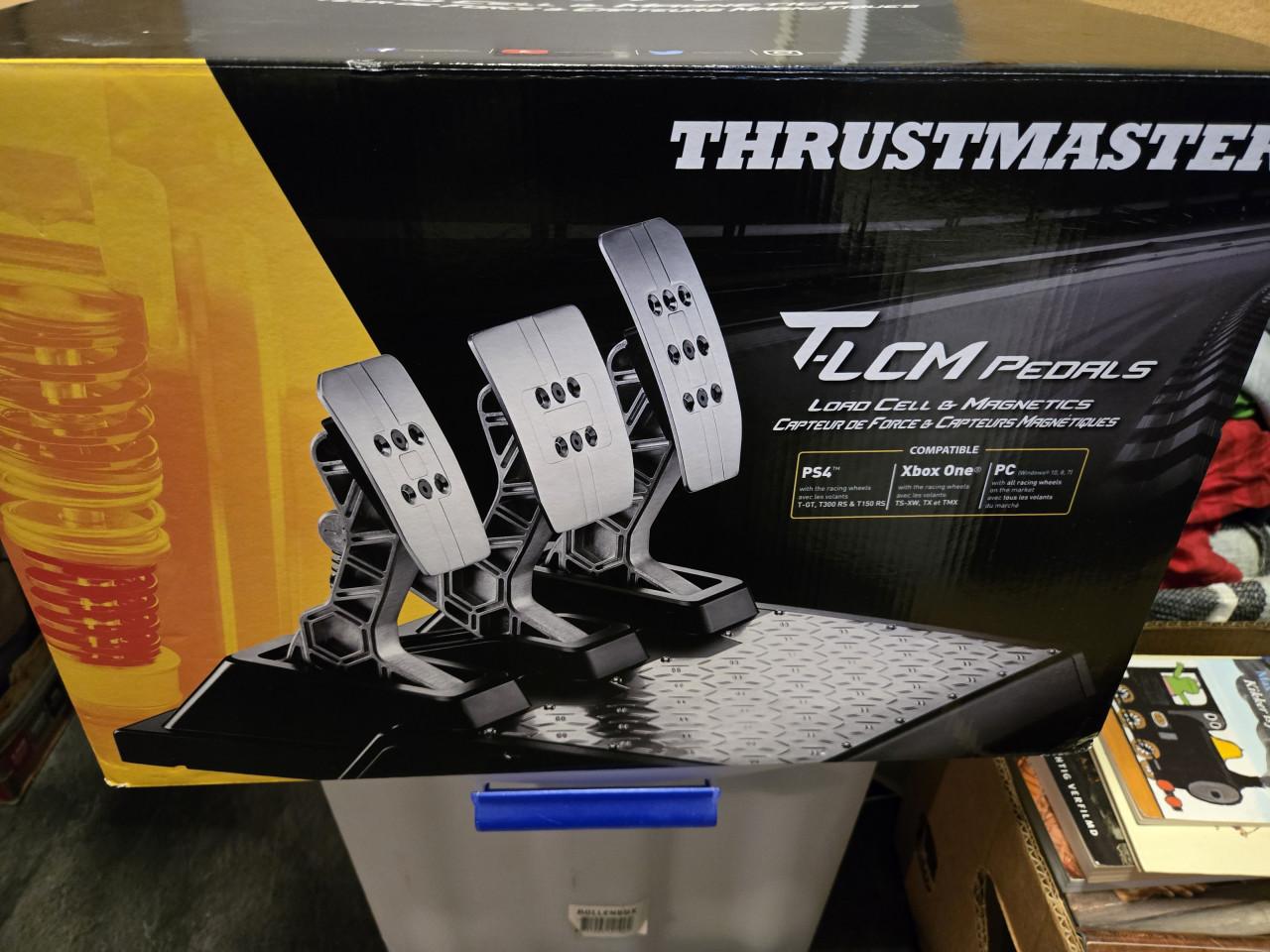 Thrustmaster T300 RS GT Edition racestuur en Thrustmaster T-LCM Pedals