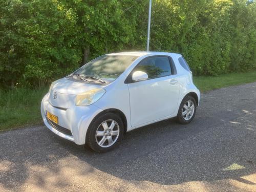 Toyota IQ 1.0
