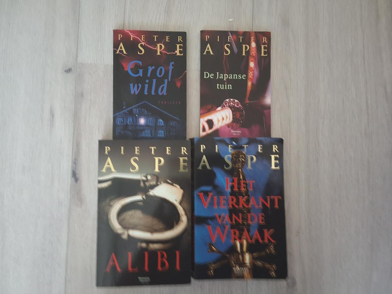Diverse boeken thrillers