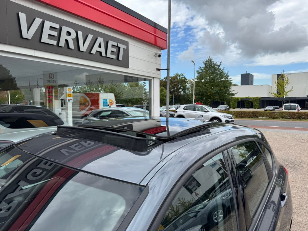 BMW 2-serie active tourer 220i high executive