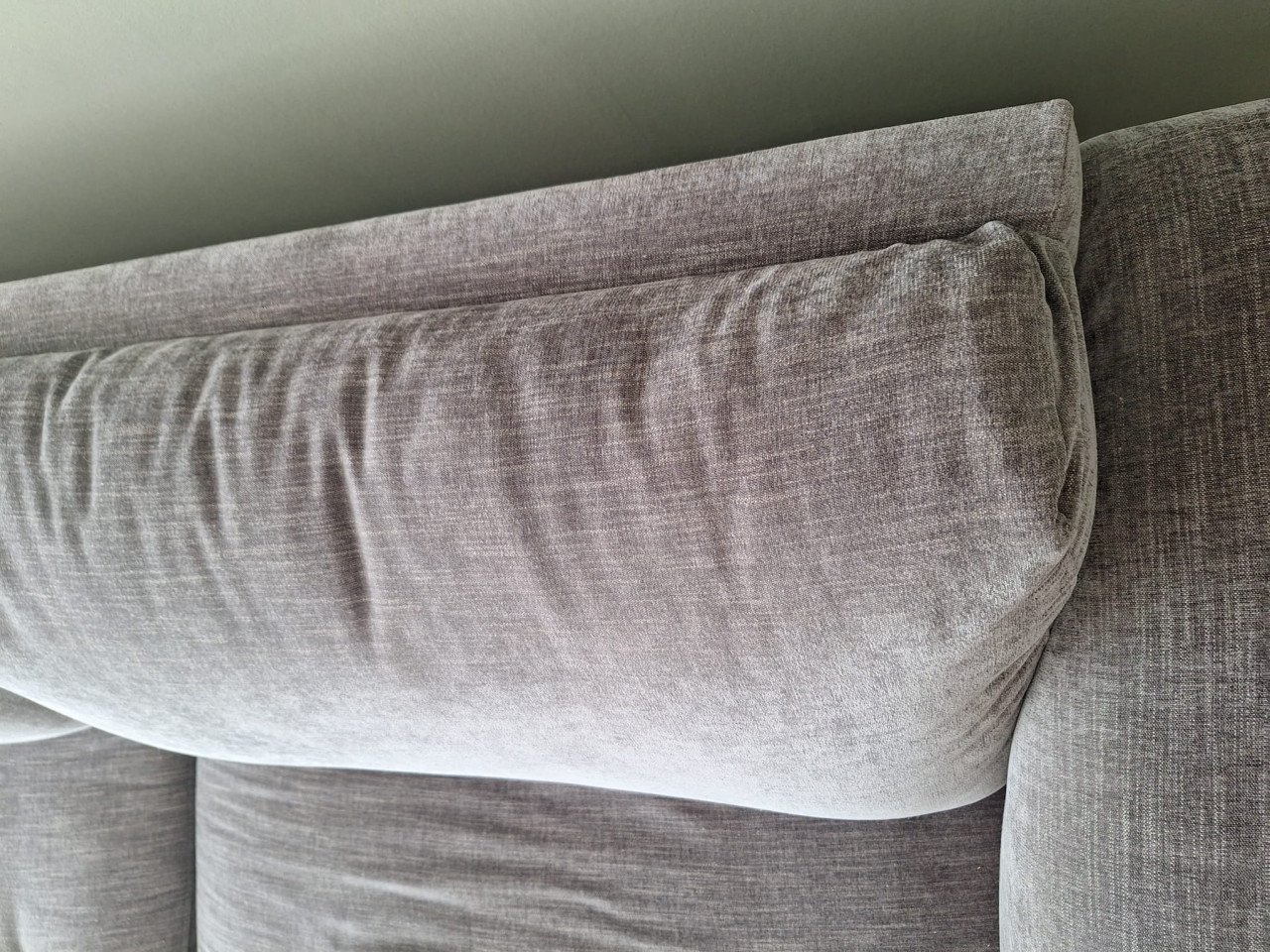 Mooie grijze bank met chaise longue van merk Bellus (model Nice)