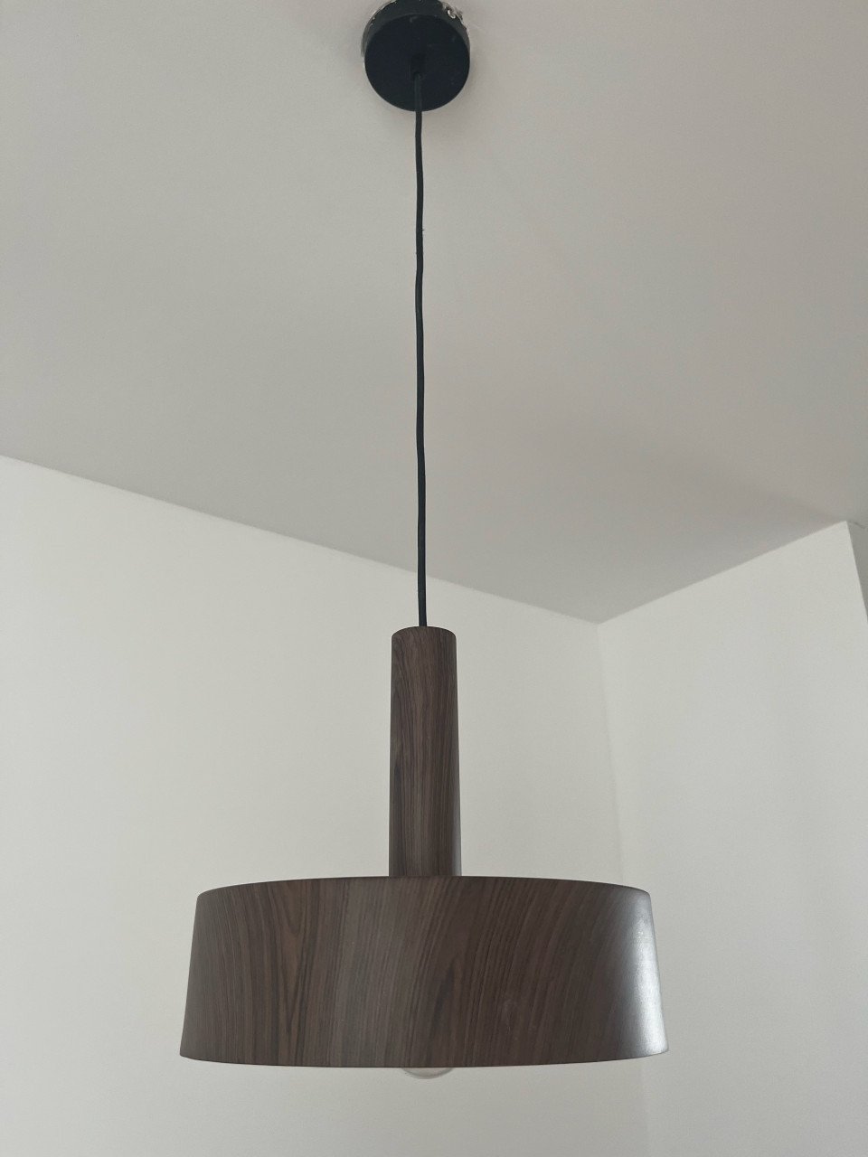 Tv meubel en bijpassende hanglampen