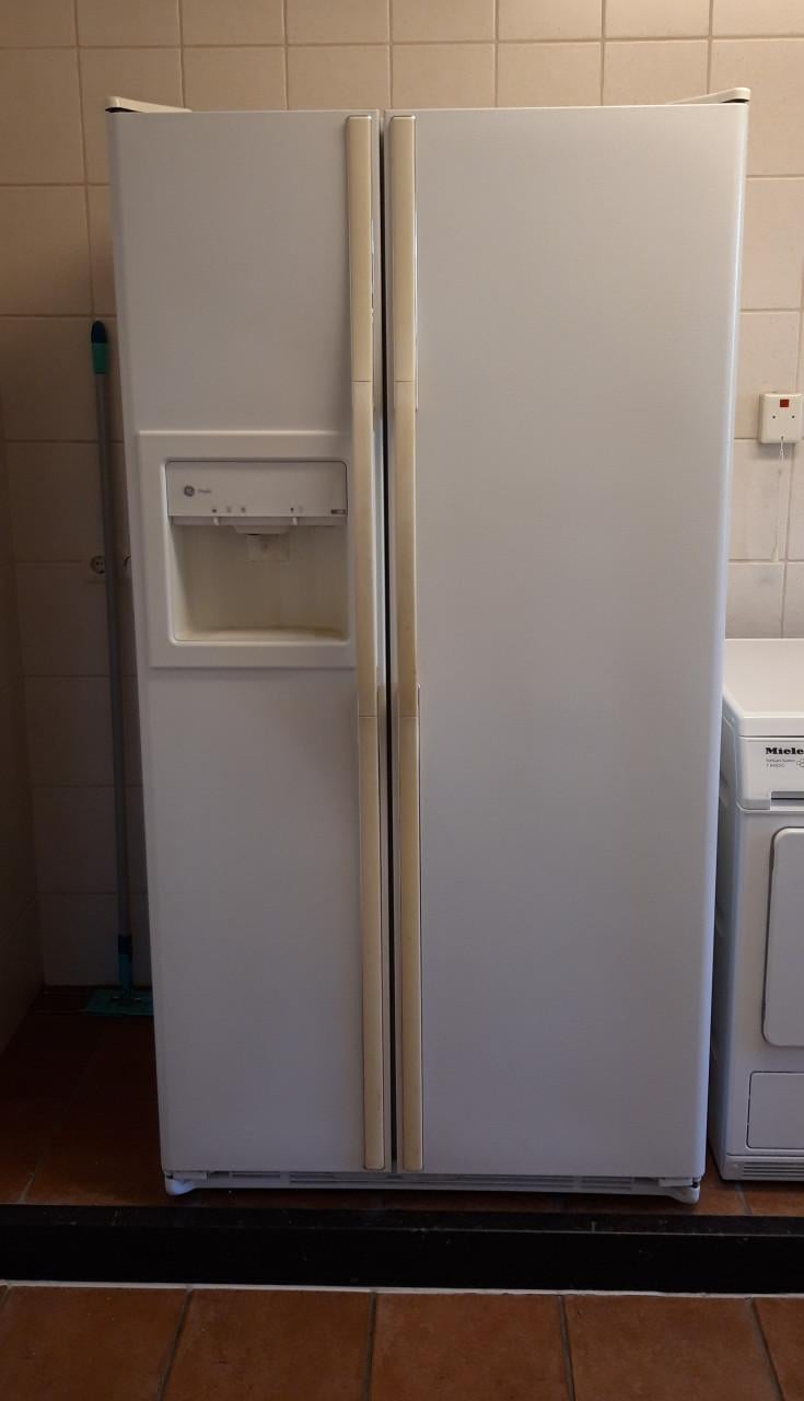 MOET WEG - Een 100% perfect goedwerkende USA koel-Vrieskast