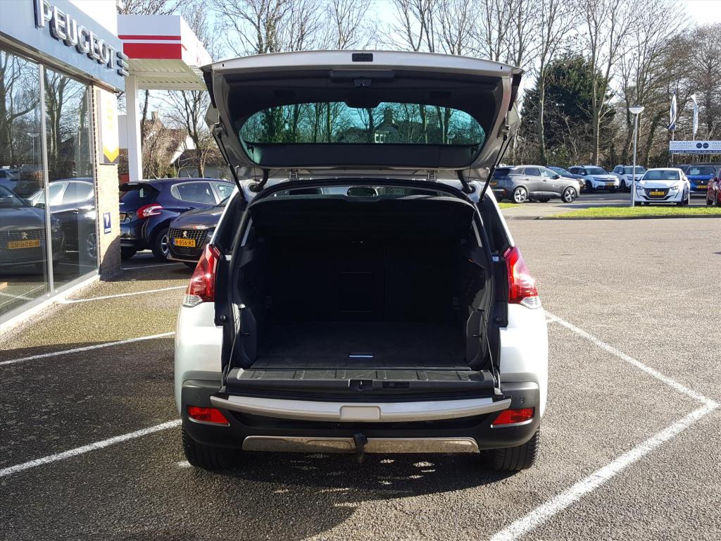 Peugeot 3008 style 1.2pt-130pk trekhaak | navigatie | cruise & climate cont