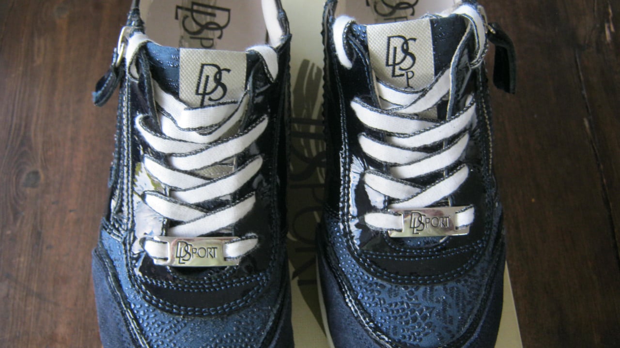 NIEUW DLS SPORT MAAT 37 VOOR 50 EURO