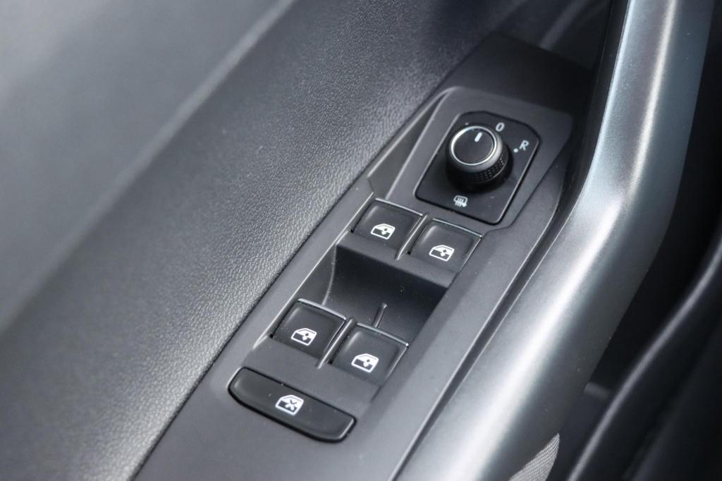 Volkswagen Polo 1.0 tsi highline adaptive | carplay | sensoren