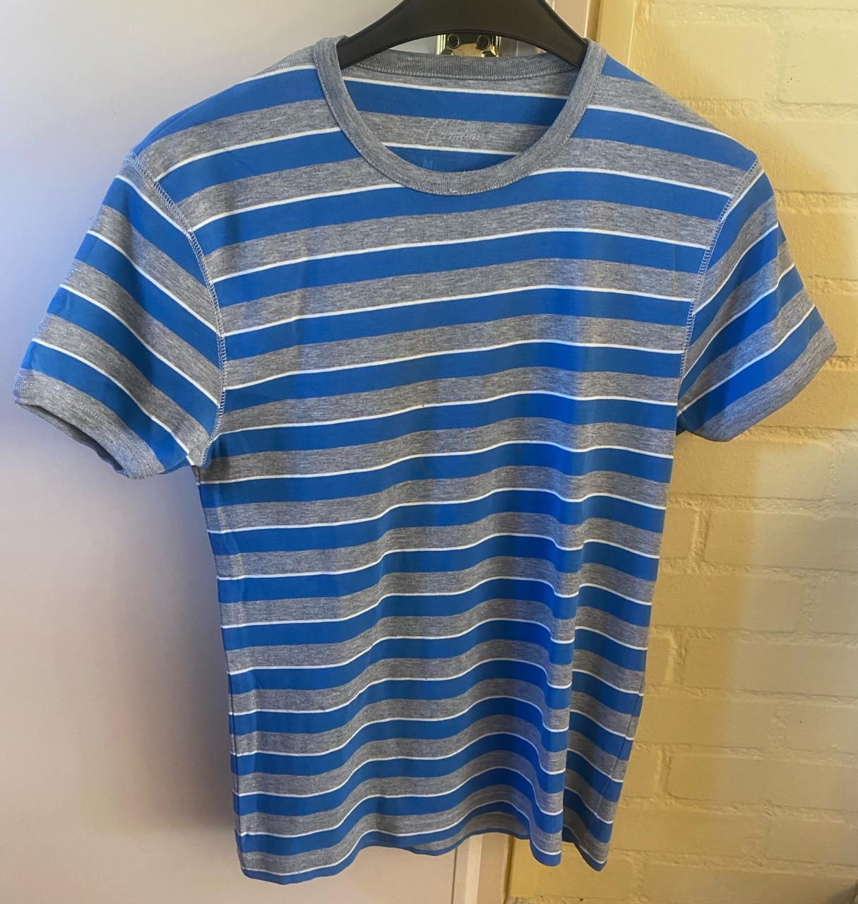 Heren t shirt 💙🤍