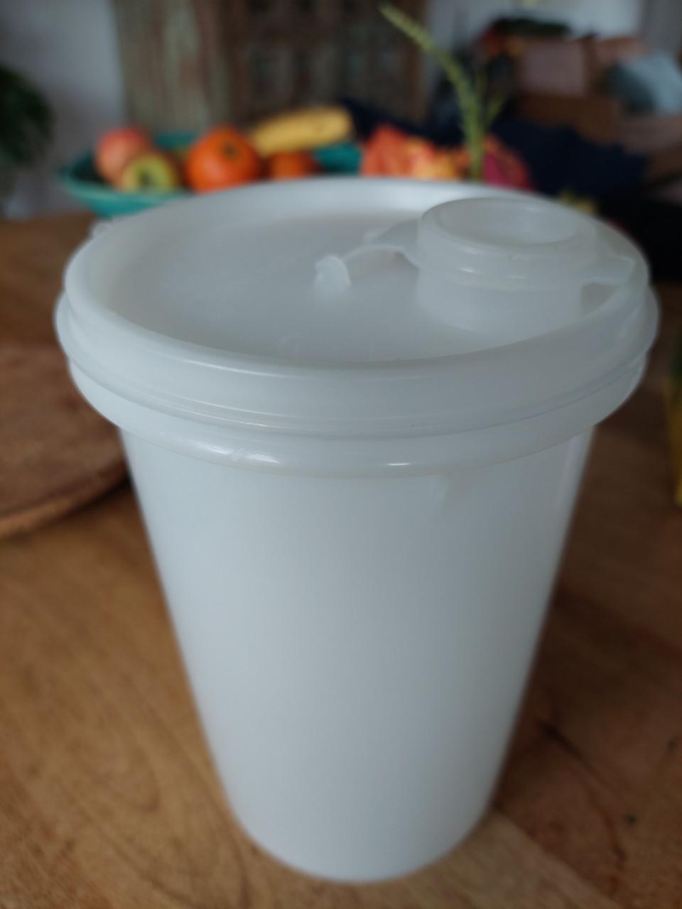 Tupperware voorraaddoos wit