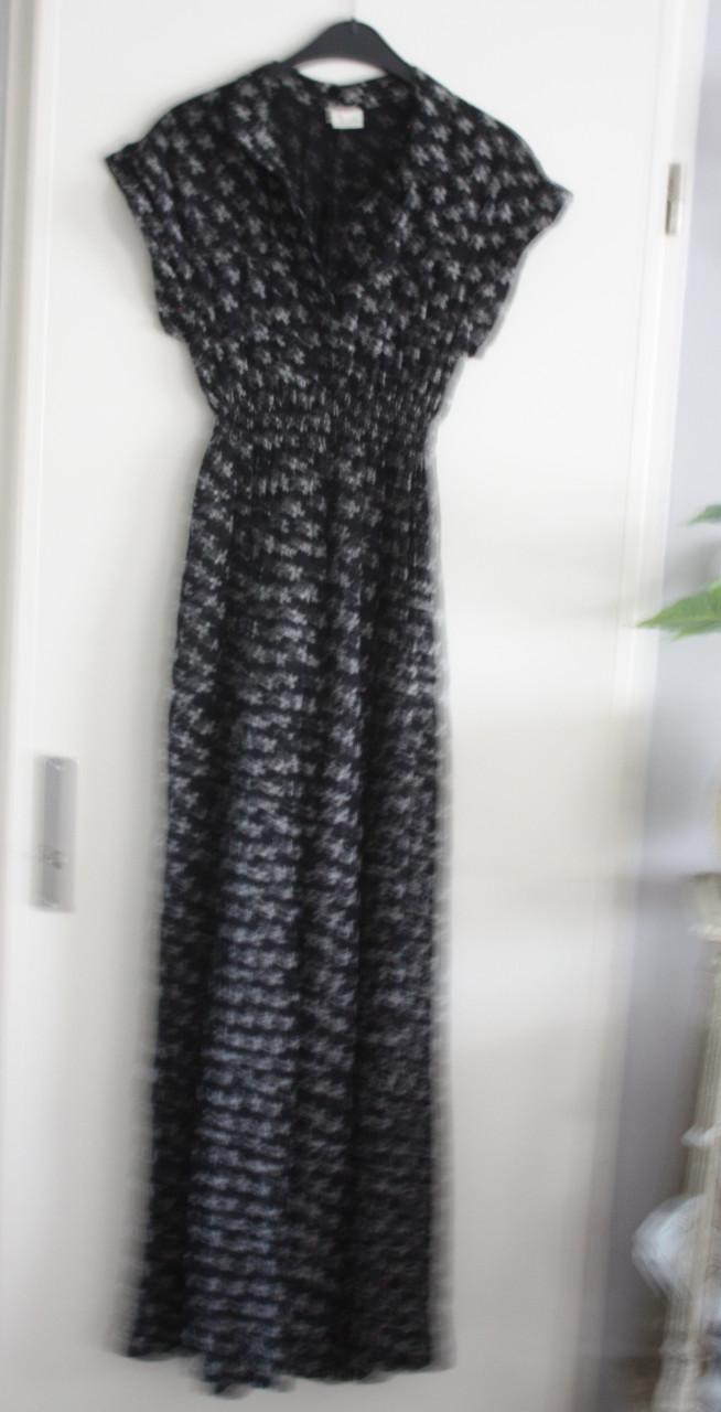 Zwart jurk met bloemen print maat 40