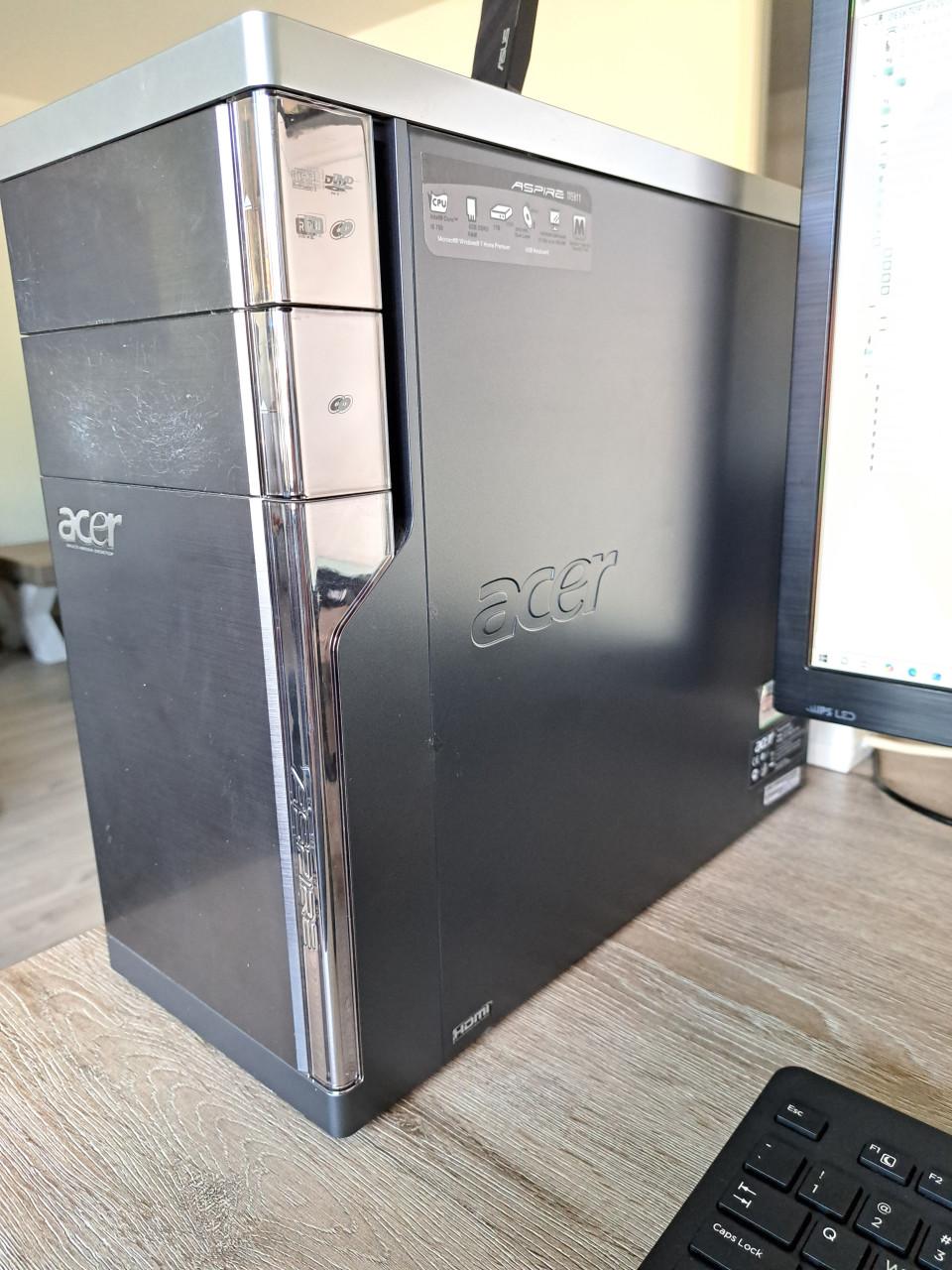 Acer pc compleet met monitor en draadloos toetsenbord en muis.