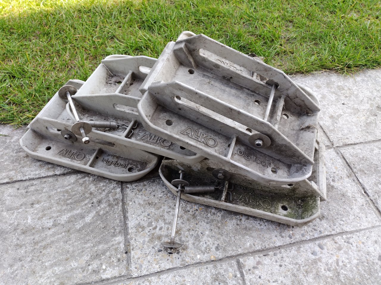 Kampeerspullen slot, opstapje, Bigfoot, cadac plancha, watertank,etc.