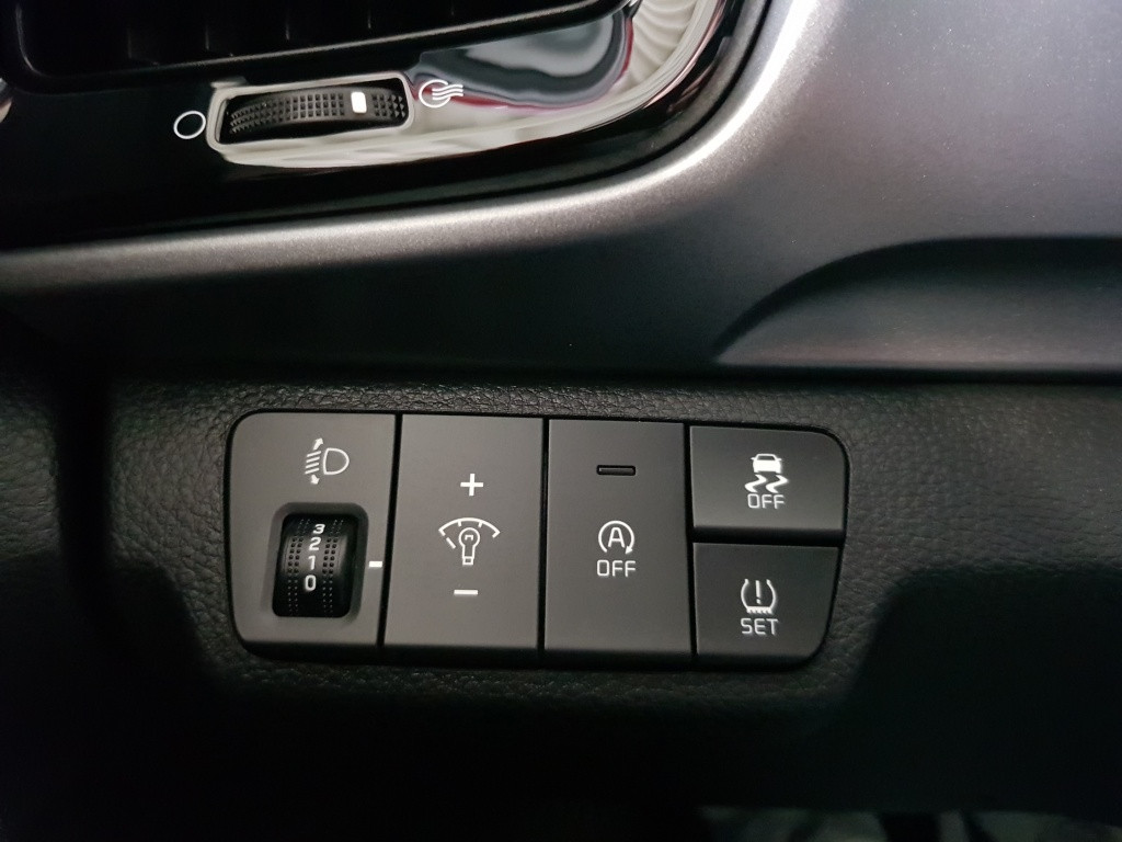 Kia Stonic mhev dynamicplusline 100 pk