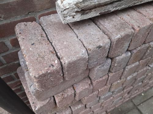 Div partijen betonklnkers, overige straat klinkers, trotoirtegels enz