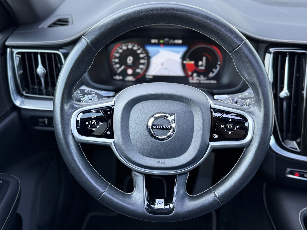 Volvo V60 t6 340pk recharge r-design| panodak| adap.cruise| h&ksound| came