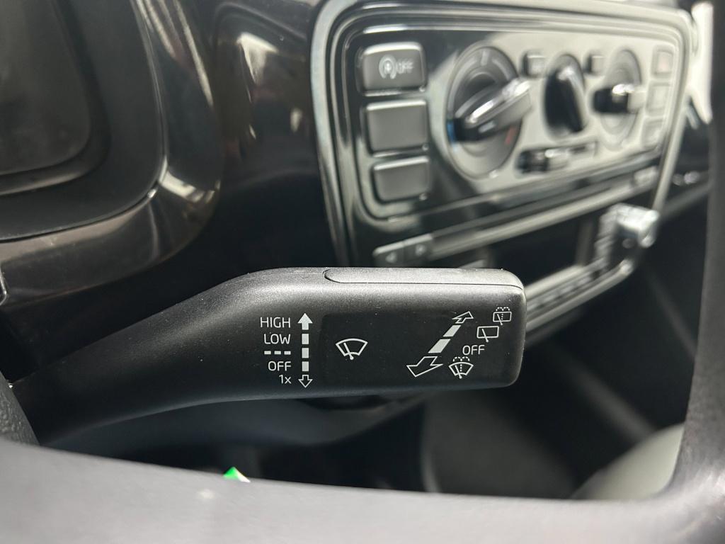 Volkswagen UP! occasion 1.0 move up! bluemotion | zwart | tweedehands volks