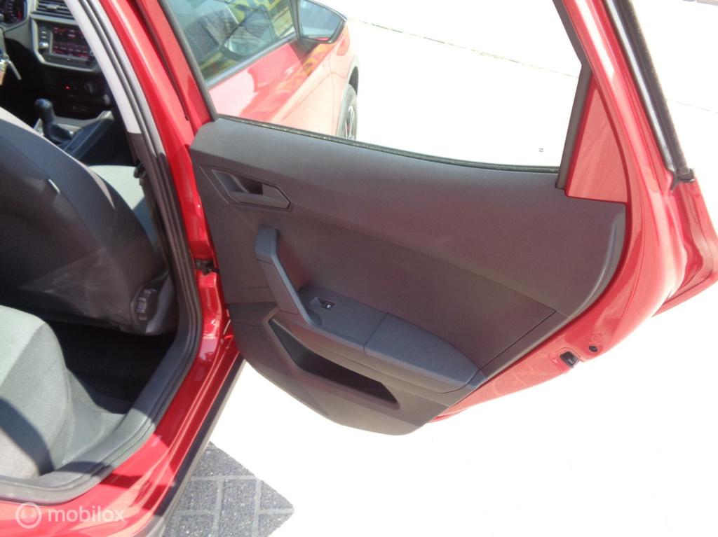 Seat Arona 1.0 tsi reference/airco/lm velgen/carplay/1st eig/slechts 79000k