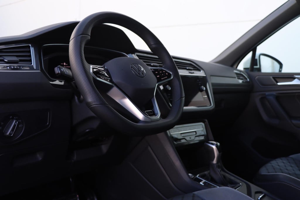 Volkswagen Tiguan 1.4 tsi ehybrid r-line business + 245pk dsg6