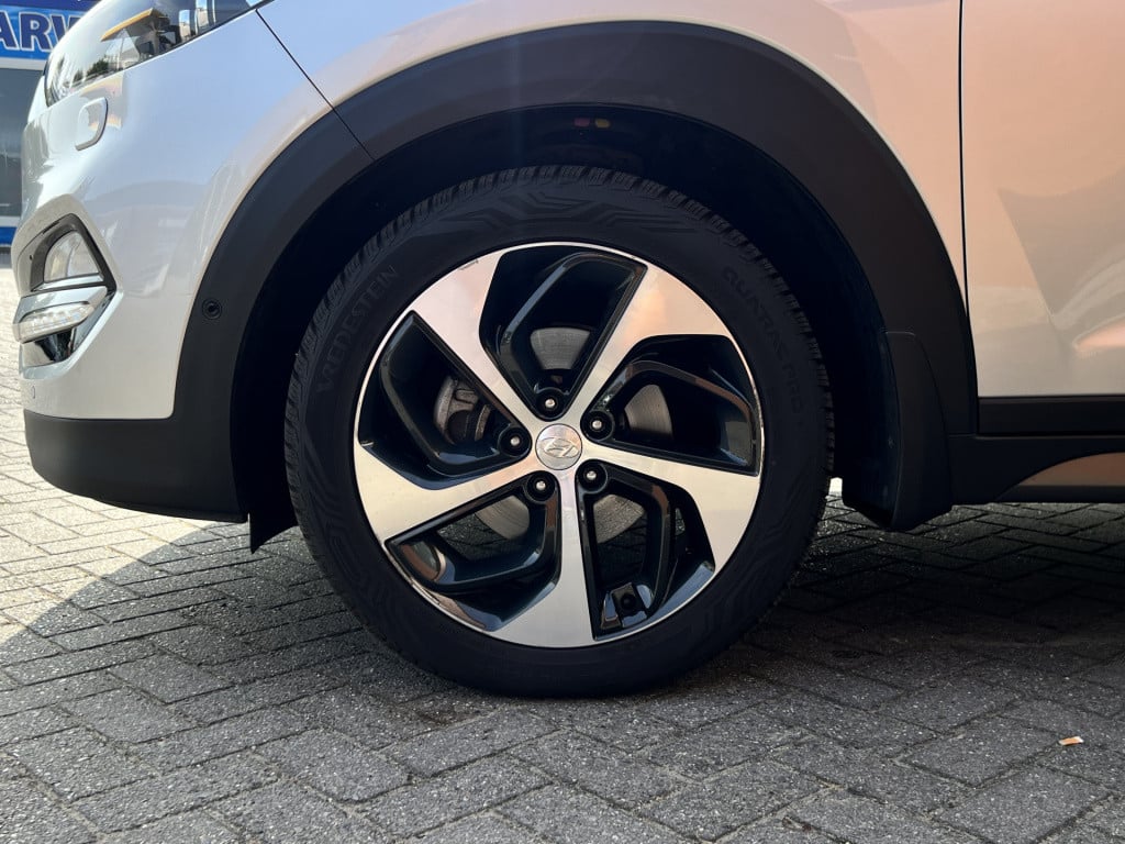 Hyundai Tucson 1.6 t-gdi premium 4wd | camera | trekhaak | nav | panorama d