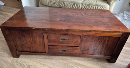 Gratis salontafel met laatjes